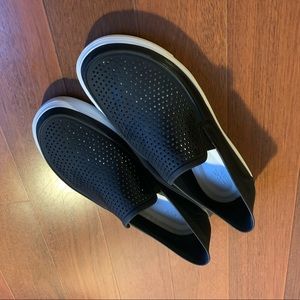 Crocs men’s sneakers slip-on